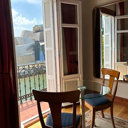 Guggensuites منزل للإقامة بلباو